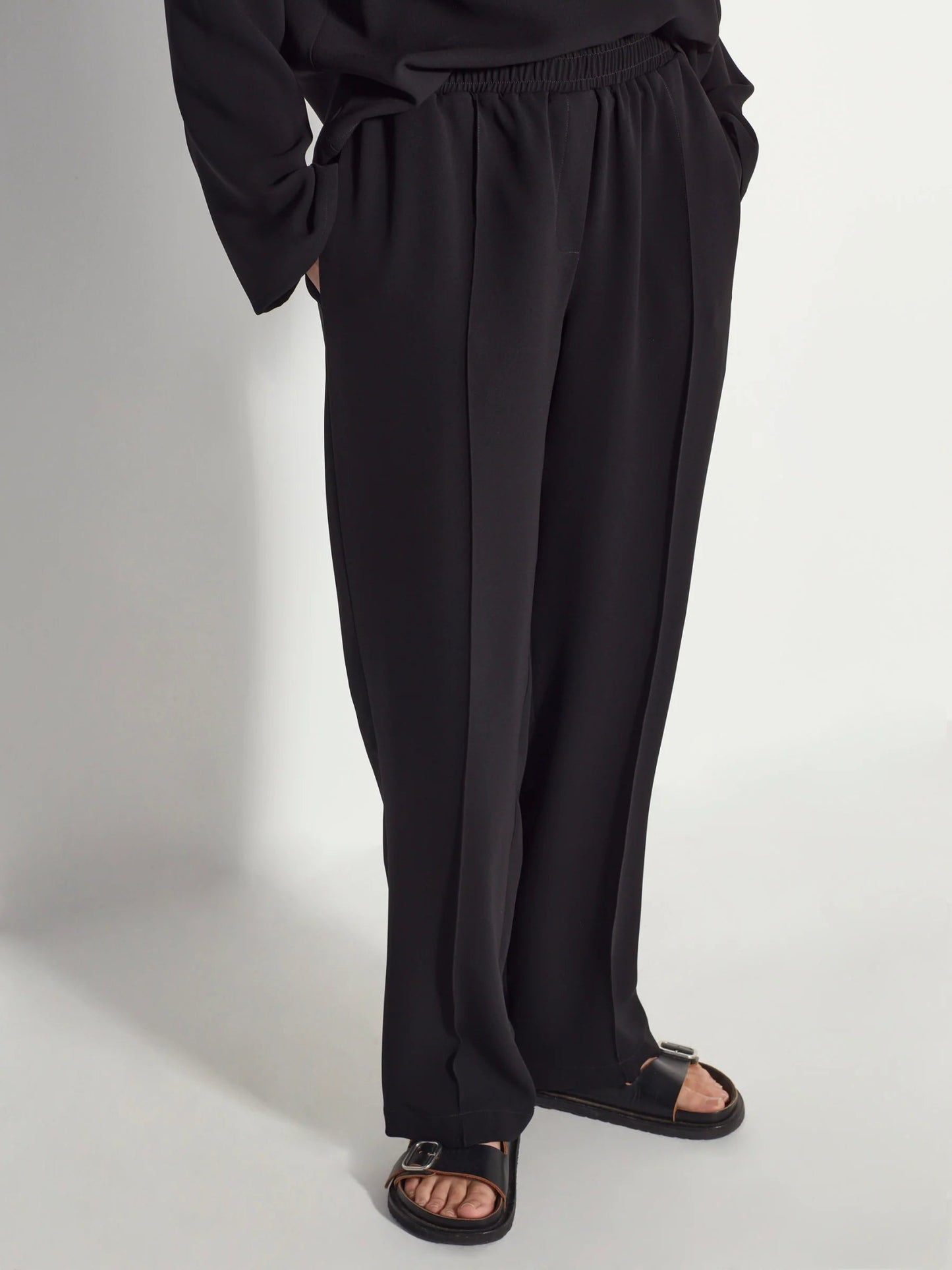 Juliette Hogan | Travel Pant (Luxe Suiting) | Black | Palm Boutique