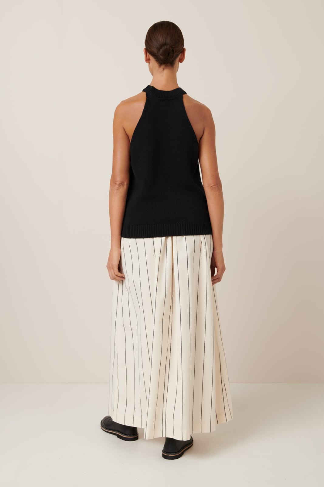 kowtow | Ebony Singlet | Black | Palm Boutique