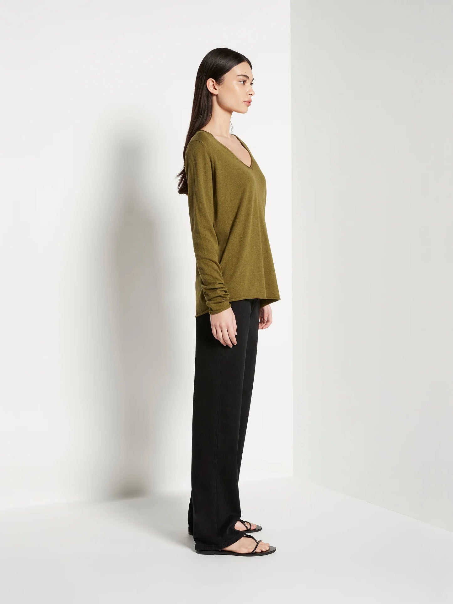 Juliette Hogan | JHL V-Neck L/S T | Moss | Palm Boutique