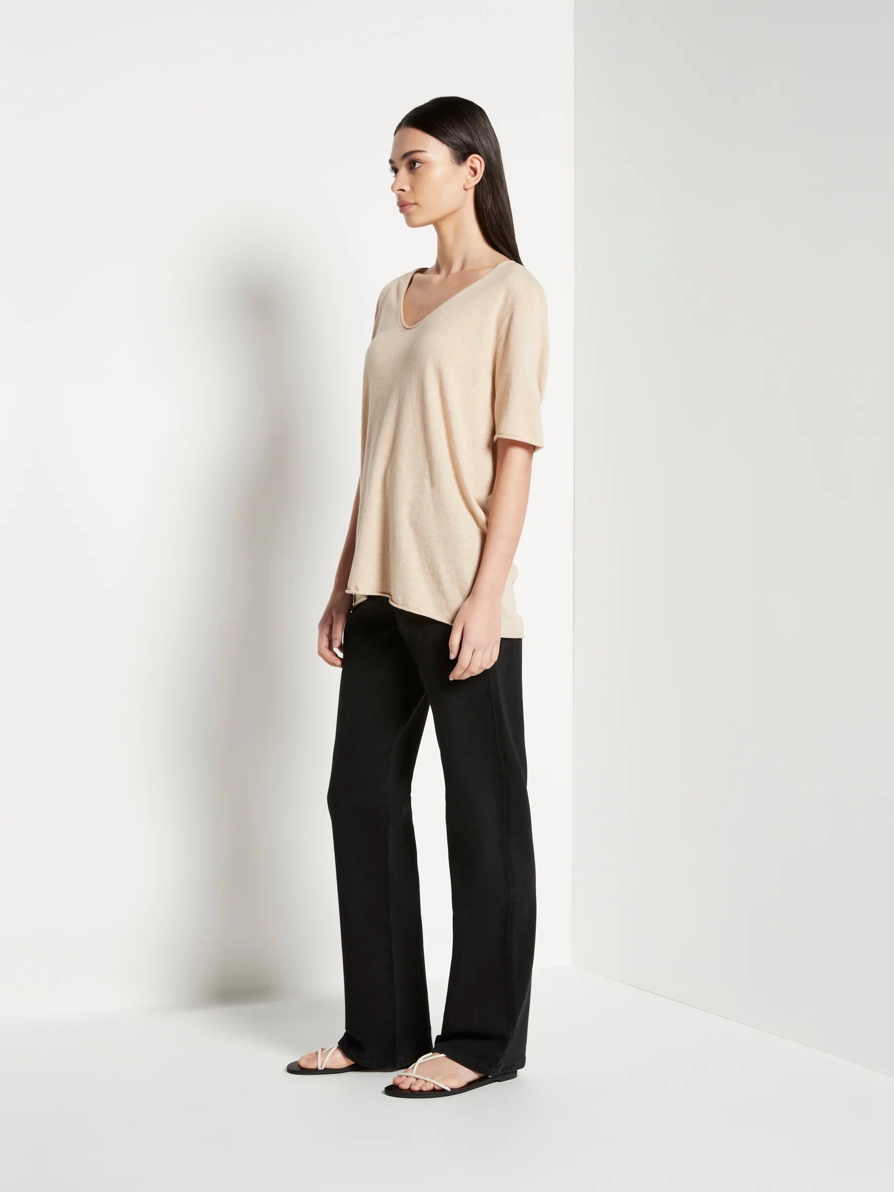 Juliette Hogan | JHL V-Neck T (Fine Cotton Cashmere) | Sand | Palm Boutique